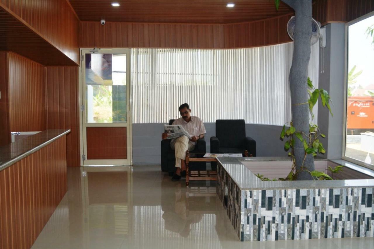 Jippus Galaxy Budget Air Port Hotel Kochi エクステリア 写真