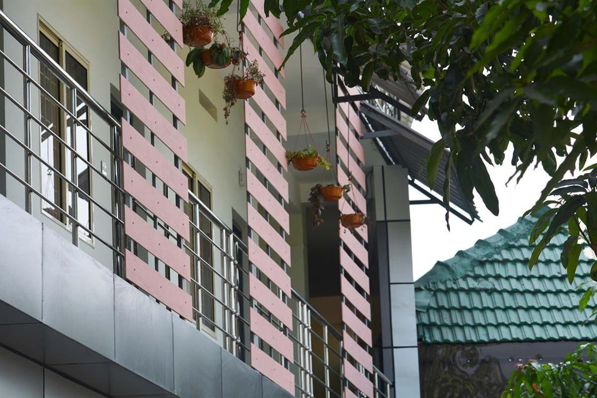 Jippus Galaxy Budget Air Port Hotel Kochi エクステリア 写真