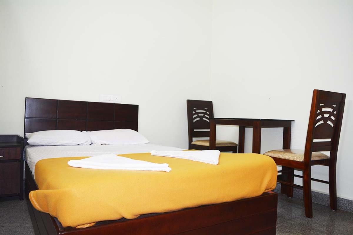 Jippus Galaxy Budget Air Port Hotel Kochi エクステリア 写真
